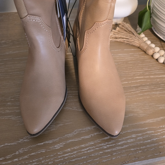 SOLD - Picture 5 of 10